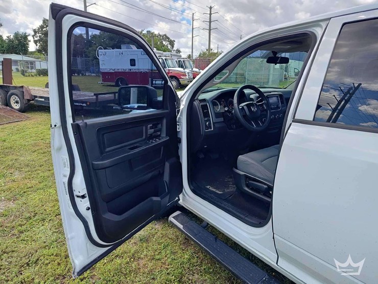 2013-dodge-ram-1500-image-38