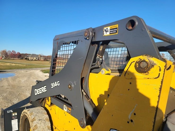 2018-deere-314g-image-18