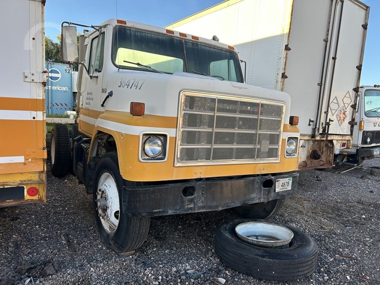 1984-international-s2200-image-3