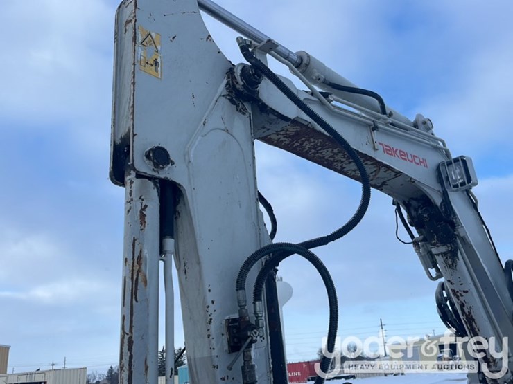 2013-takeuchi-tb153fr-image-20