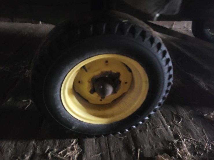 john-deere-18-image-22