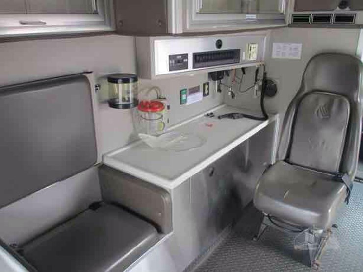 2004-ford-e450-image-22