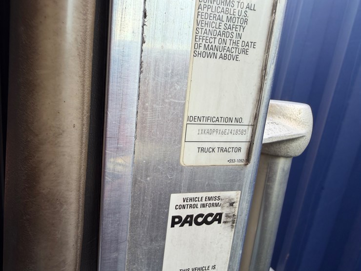 2014-kenworth-t660-image-15