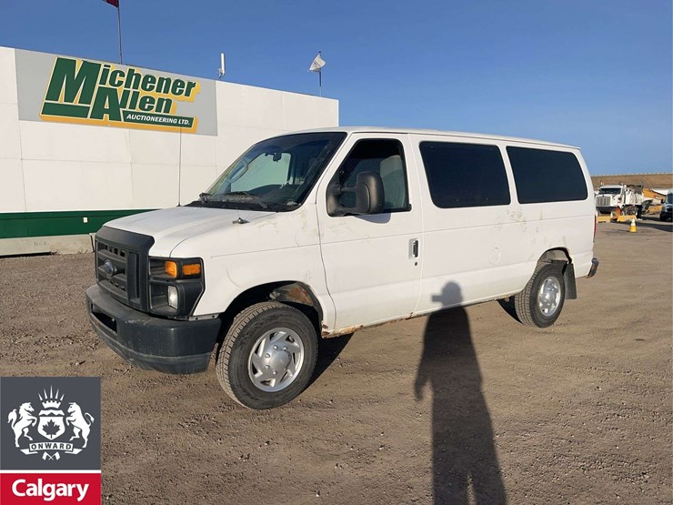 2011-ford-cargo-image-1