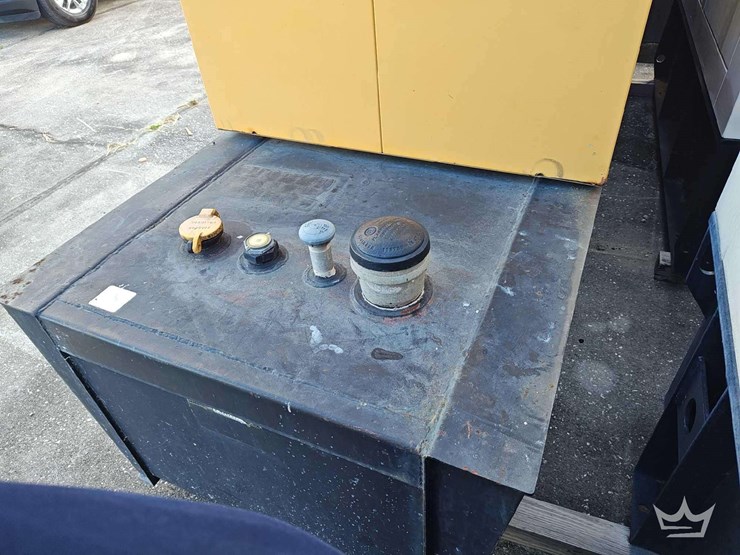 2008-caterpillar-72kw-standby-generator-image-16