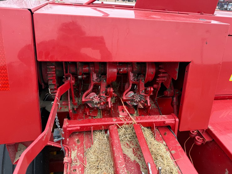 2019-new-holland-bc5070-image-12