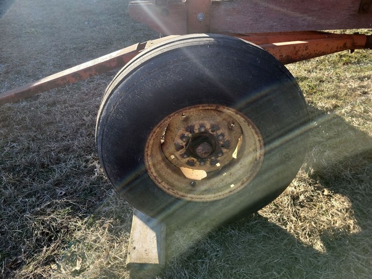 mccurdy-hopper-wagon-w/farmers-pride-running-gear-image-12