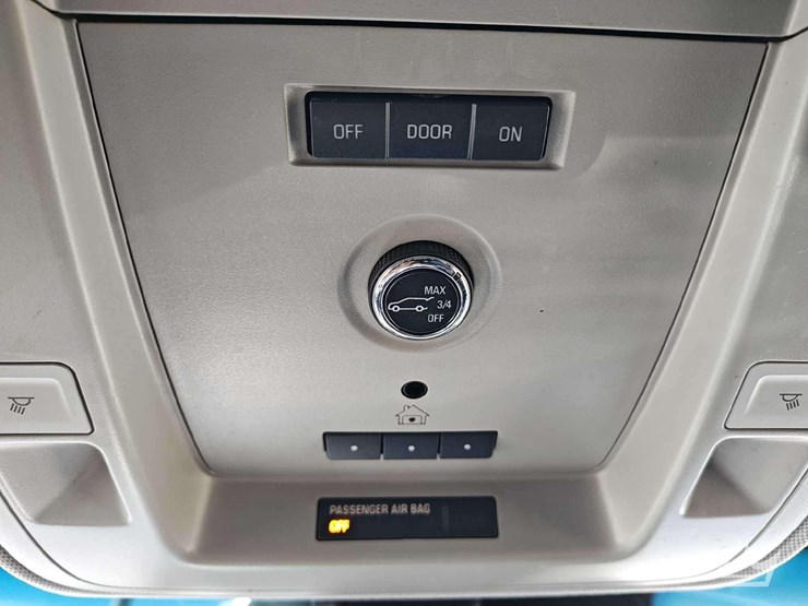 2015-gmc-yukon-denali-image-36