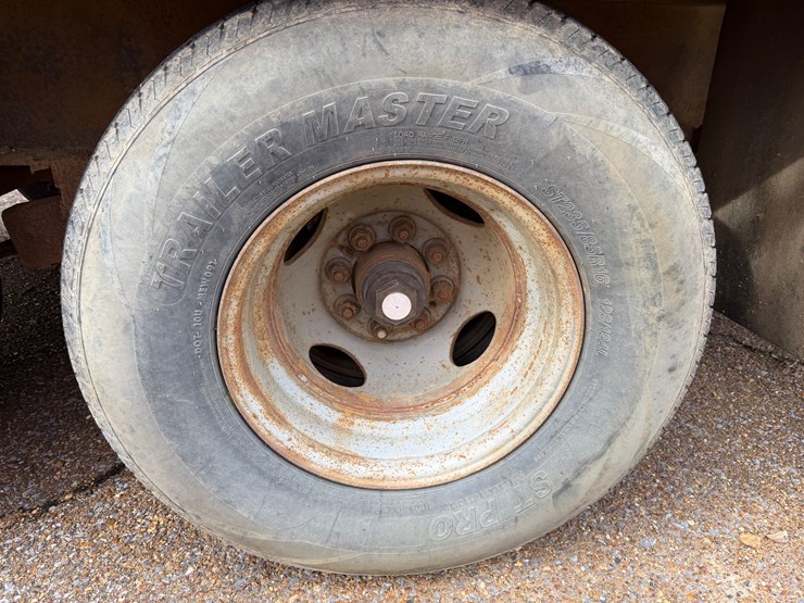 #7735-•-pj-gn-trailer-w/-3000gal-water-tank-&-pump-image-7