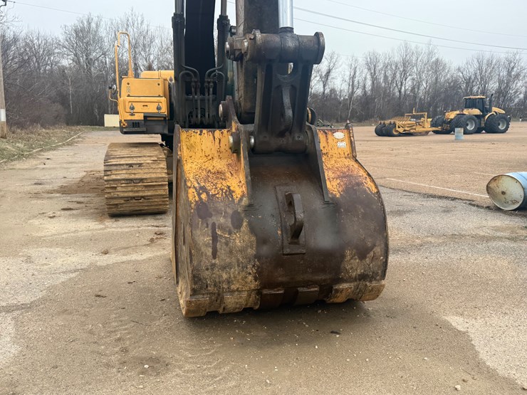 volvo-ec330-image-27