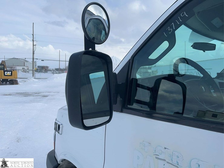 2016-chevrolet-express-s/a-ambulance-image-43