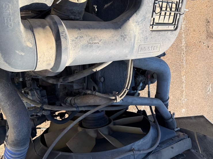 2001-international-9400-image-12