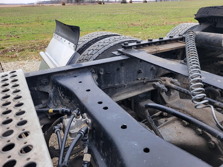 2020-kenworth-t680-image-6