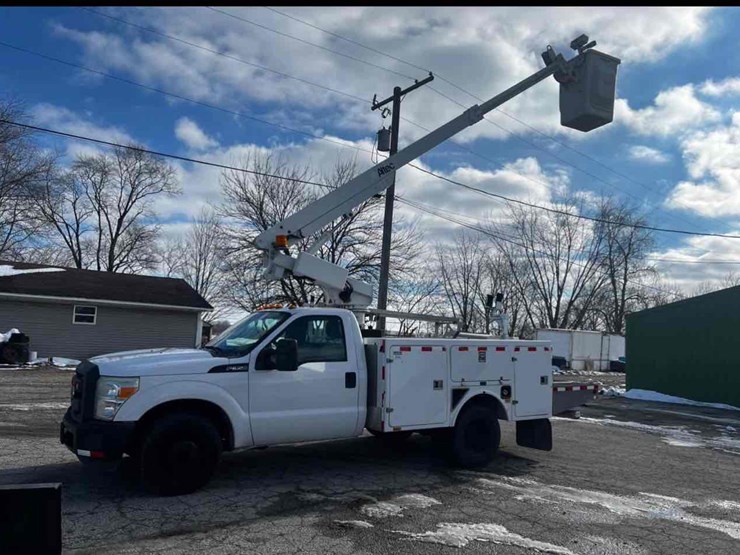 2014-ford-f350-sd-image-1