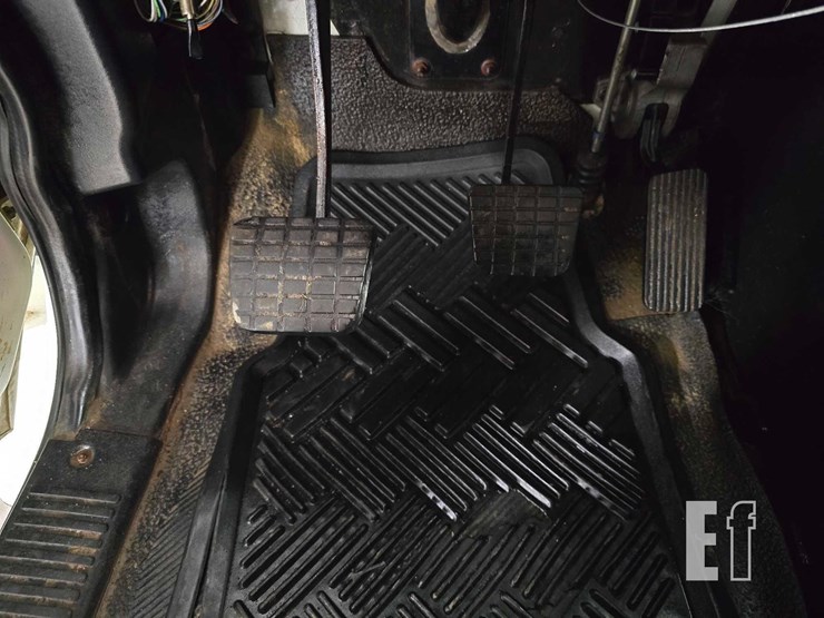 2007-international-7600-image-22