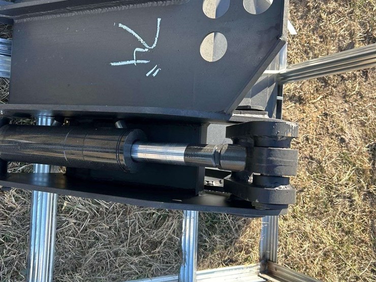 2025-pabreak-74in.-hydraulic-dual-cylinder-4-in-1-bucket-skid-steer-attachment-image-7