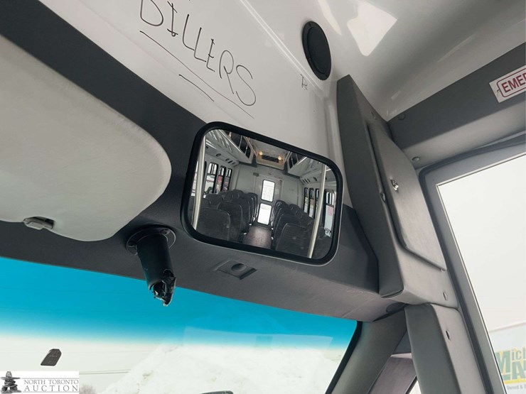 2009-ford-e-series-s/a-24-passenger-bus-image-24