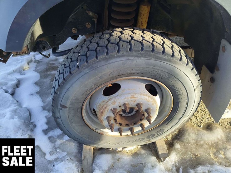 2009-ford-f550-image-11