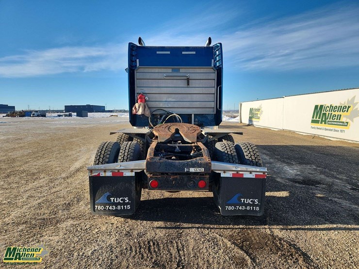 2013-peterbilt-388-image-7