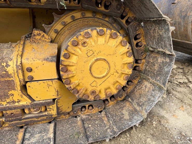 caterpillar-d5k-image-16