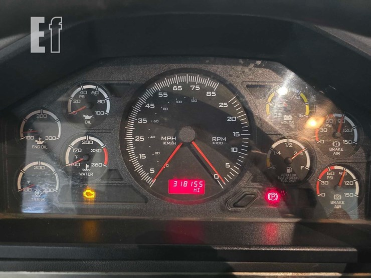 2013-caterpillar-ct660s-image-14