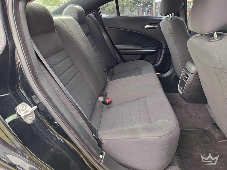 2018-dodge-charger-sedan-image-8