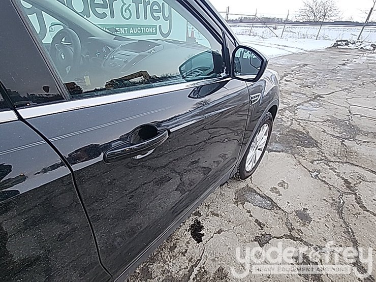 2017-ford-escape-image-35