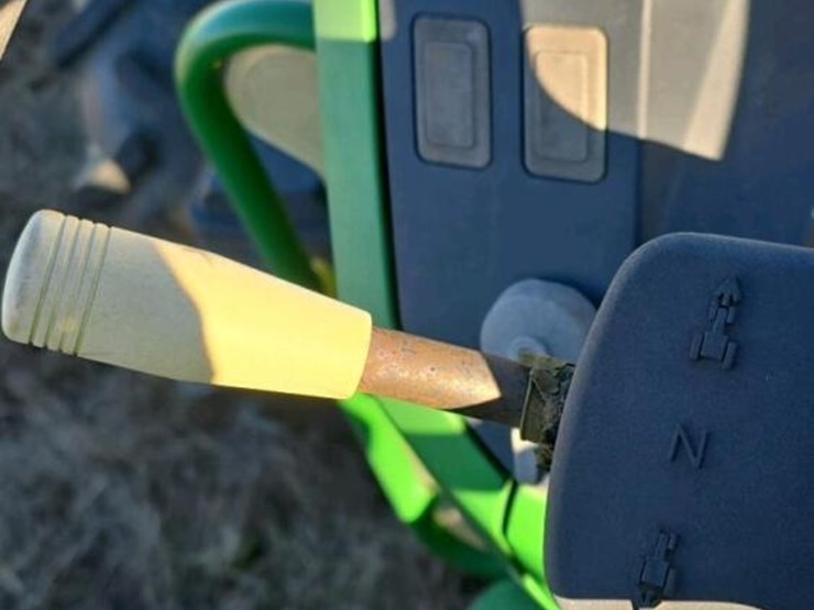 2016-john-deere-5075e-image-21