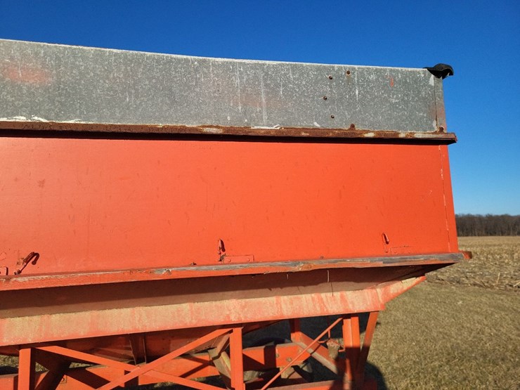 hopper-wagon-w/westendorf-running-gear-image-16