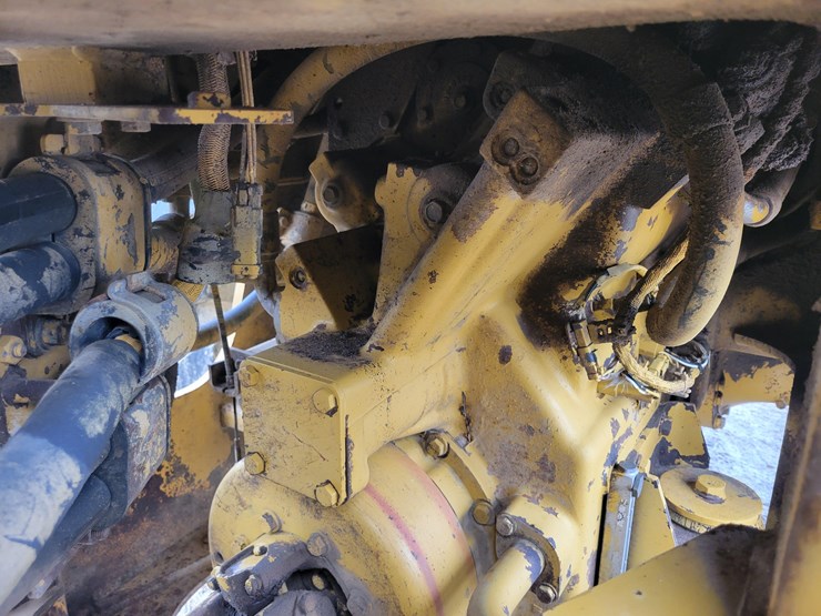 2004-caterpillar-938g-image-7