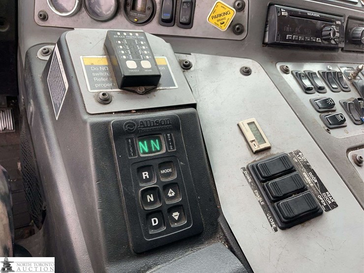 2018-mack-lr633-t/a-refuse-truck-image-26