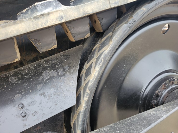 1998-cat-45-track-tractor-image-33