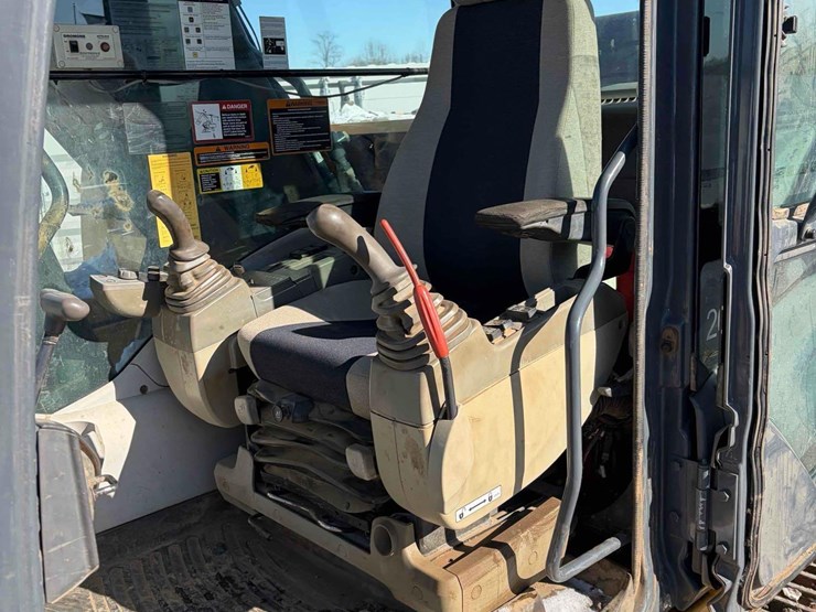 deere-290g-lc-image-14