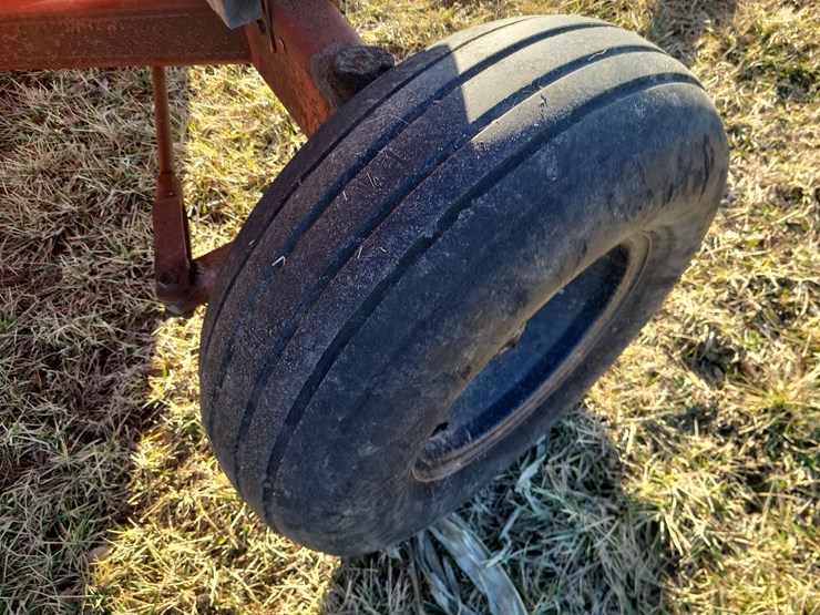 hopper-wagon-w/westendorf-running-gear-image-31