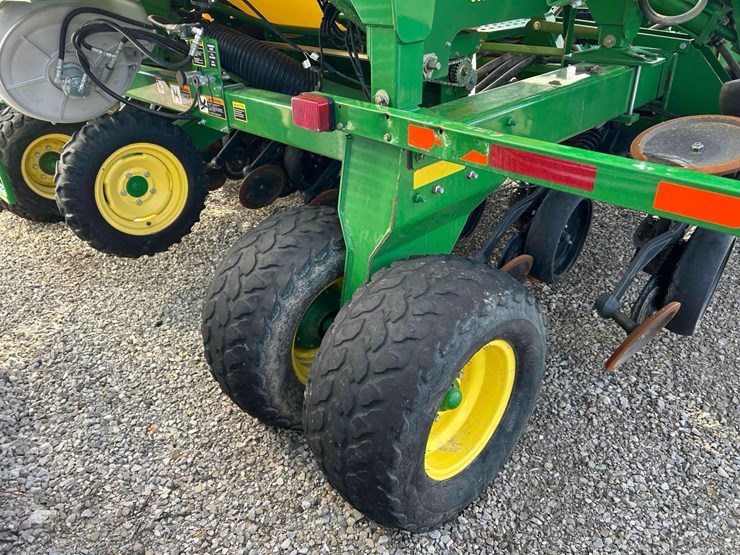 2013-john-deere-1990ccs-image-23