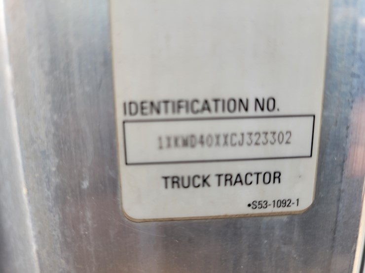 2012-kenworth-w900l-image-52