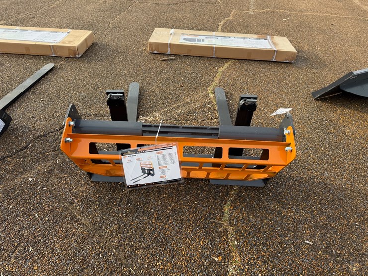 #7922-•-skid-steer-pallet-forks-image-4