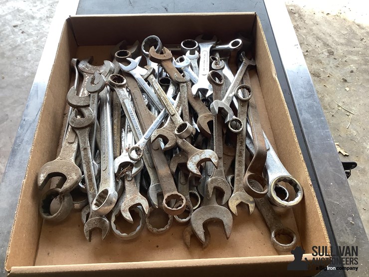 assorted-combination-wrenches-image-1
