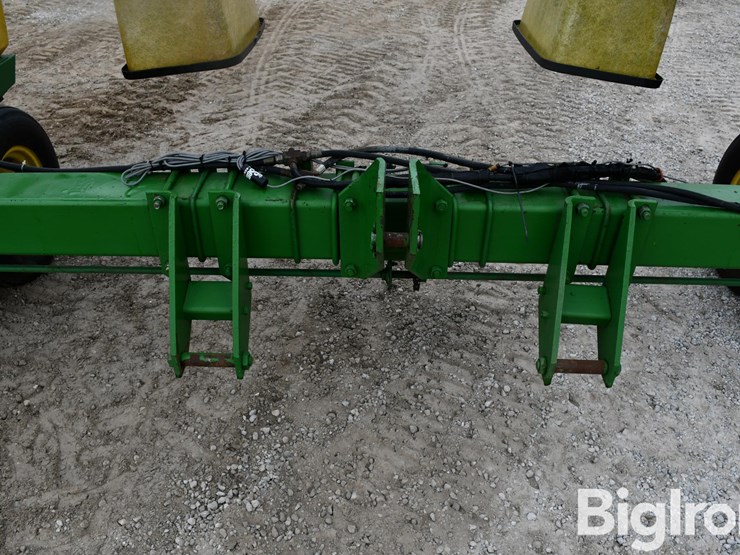 john-deere-male-row-4-0/4-1-planter-image-9