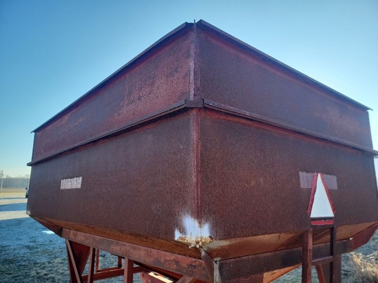 mccurdy-hopper-wagon-w/farmers-pride-running-gear-image-21