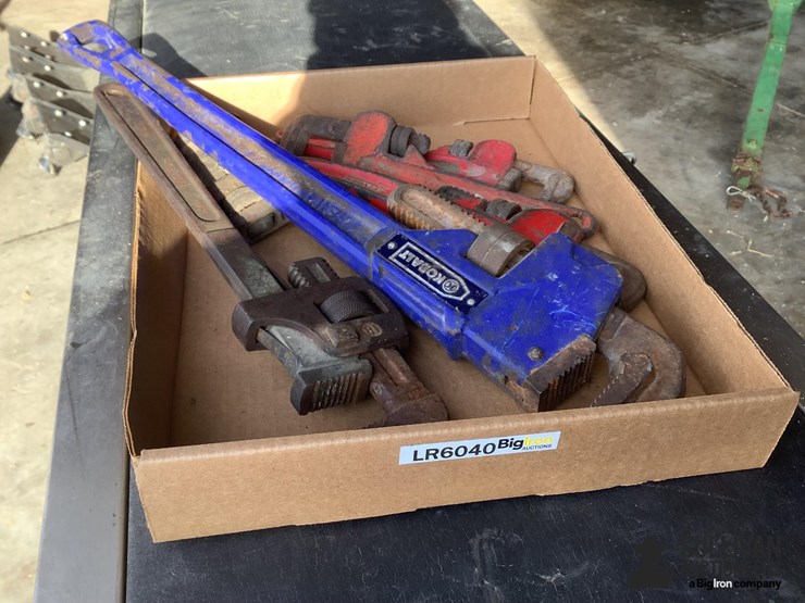 assorted-pipe-wrenches-image-1