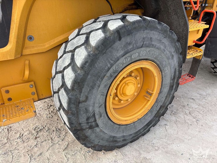 2020-volvo-l60h-image-45