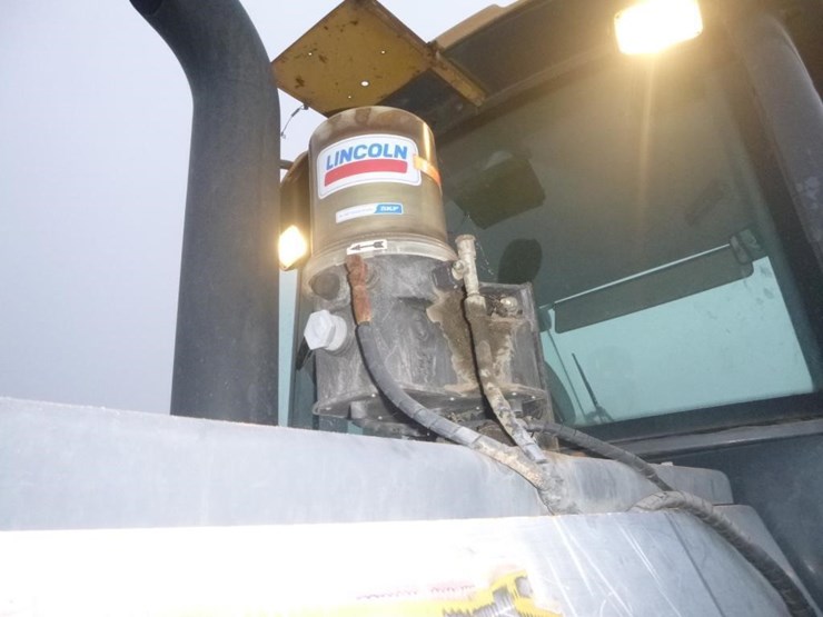 2005-deere-624j-image-29