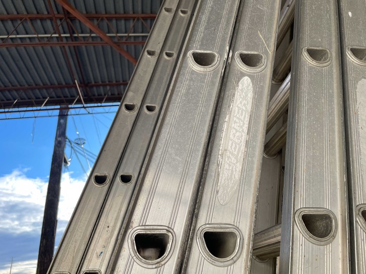 #2298-•-aluminum-extension-ladder-image-7