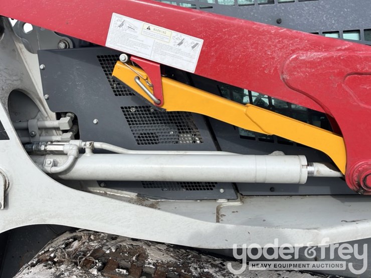 2022-takeuchi-tl12r2-image-24