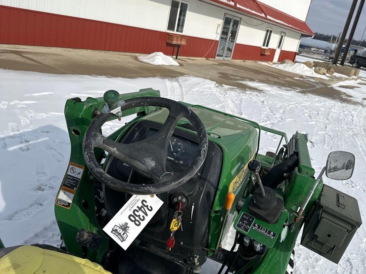john-deere-3038e-image-10
