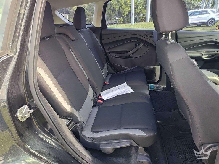 2014-ford-escape-image-46