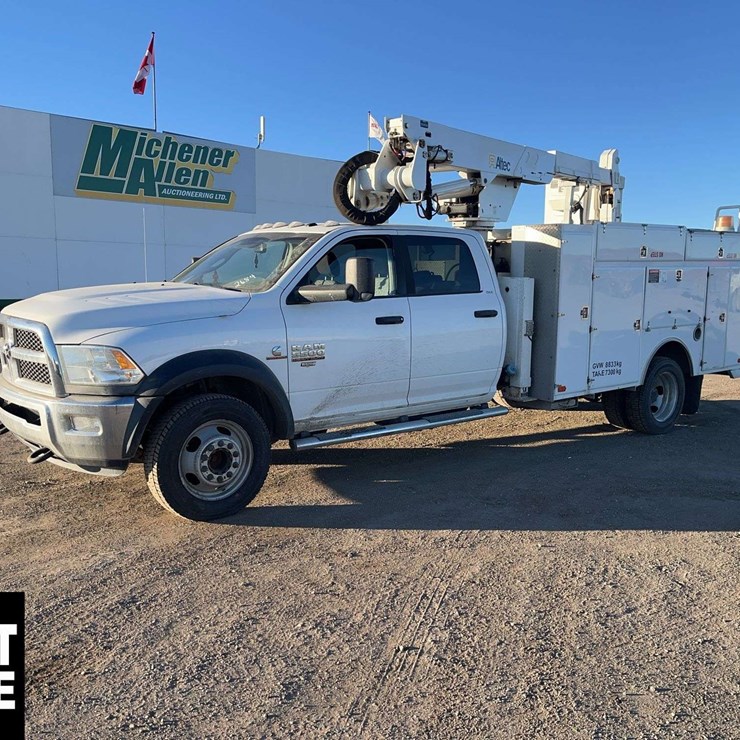 2014 Ram 5500 4X4 S/A Bucket Truck
