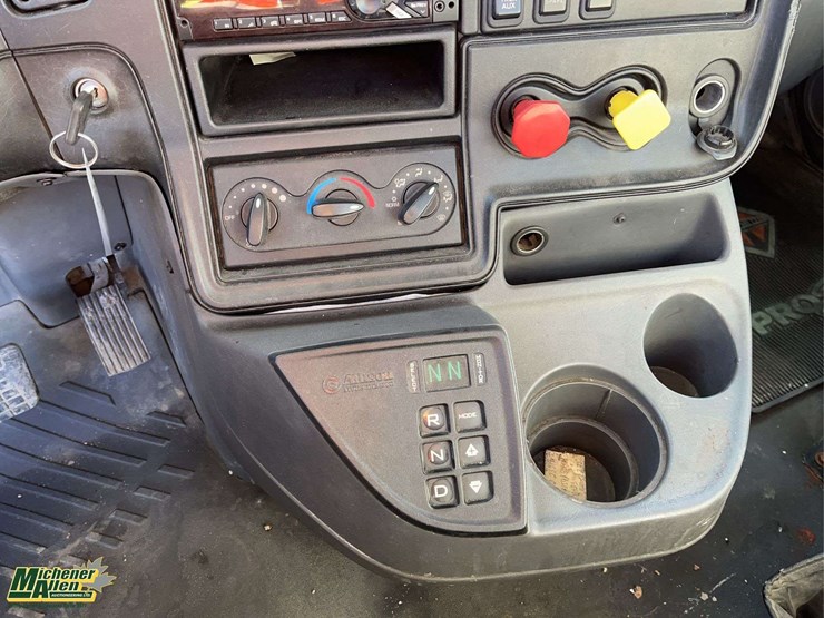 2017-international-prostar-image-18