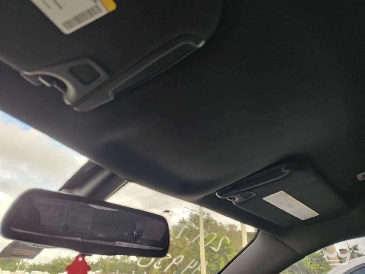 2017-dodge-charger-sedan-image-12